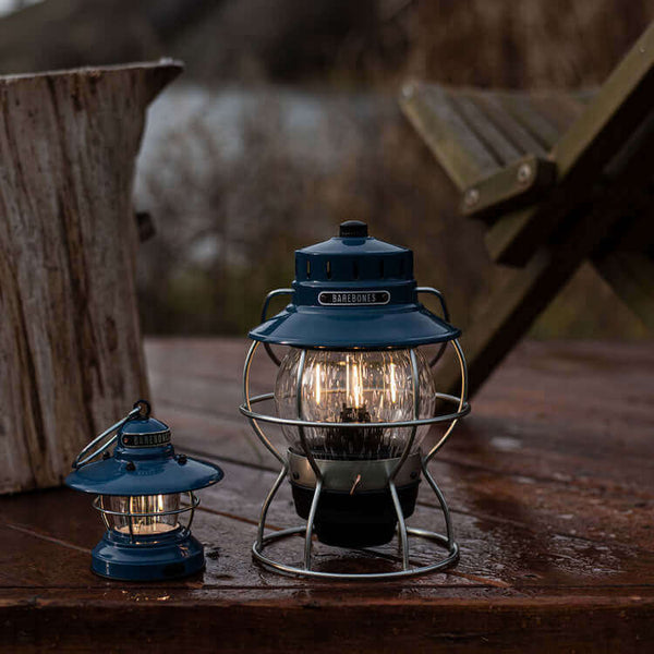 Barebones-Railroad latern-lamp-uniek-olielamp-lantaarn-hang lamp-camping lamp-stijlvol-kamperen-camping-caravan-tent-glaravans