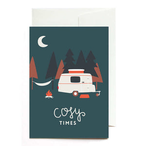 wenskaart cosy times-greeting card-ansichtkaart-postcard-envelop-reizen-travel-roadtrip-message-bericht-stylish-stijlvol-avontuur-avonturier-kamperen-caravan-camper-camping-van-vanlife-glaravans