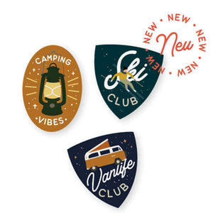Roadtyping Stickers-Buiten stickers-Stickers Roadtrip-Camping Stickers-Stickers Camping-Vanlife club-Camping Vibes-Ski Club-Leuke Stickers–Camper Stickers–Caravan Stickers
